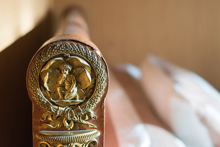 Détail de lit, dorure